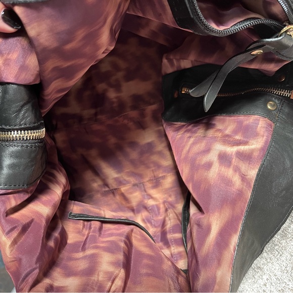 Stuart Weitzman Napa Black Leather/Calfskin leopard print shoulder bag - Picture 14 of 16